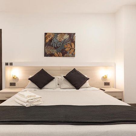 Charming,Comfortable And Centrally Located Group Accomodation Gżira Kültér fotó