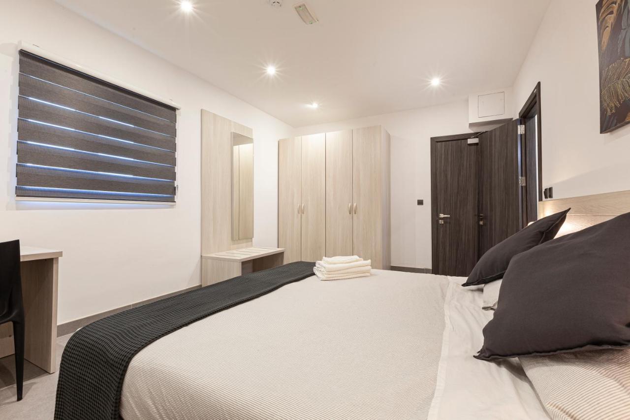 Charming,Comfortable And Centrally Located Group Accomodation Gżira Kültér fotó