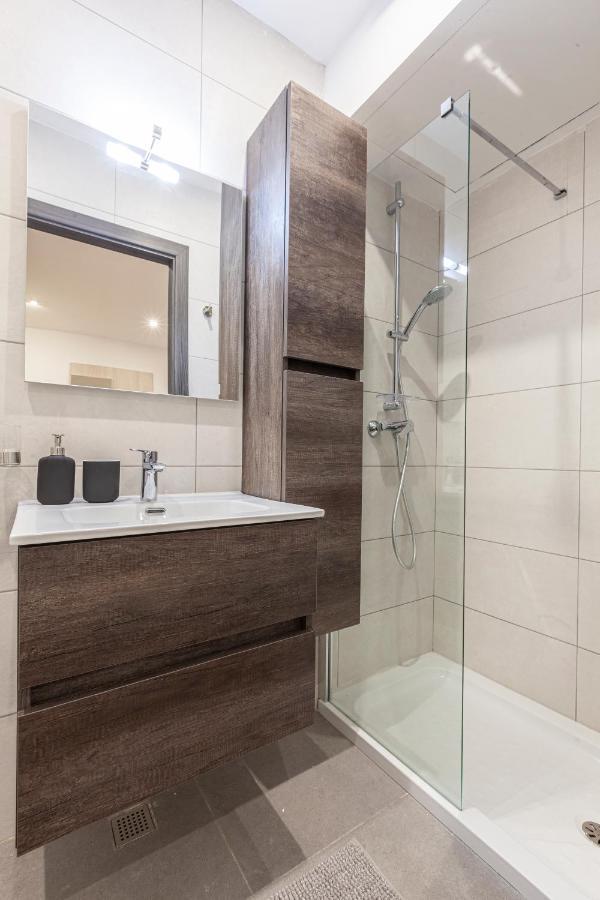Charming,Comfortable And Centrally Located Group Accomodation Gżira Kültér fotó